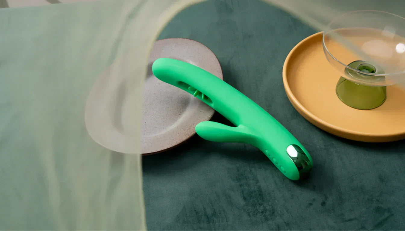 VINDANI Windmill spinning vibrator with lifestyle background